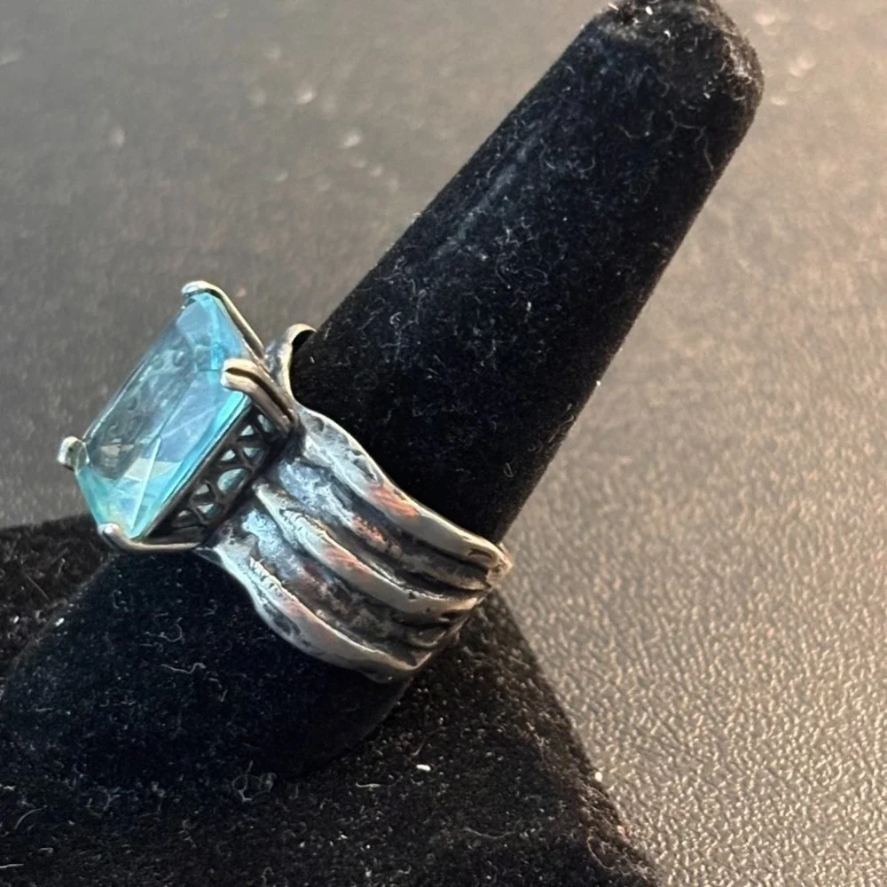 Silpada Sterling Silver Aqua Glass Statement RIng size 10 (Fits closer to 9.5)